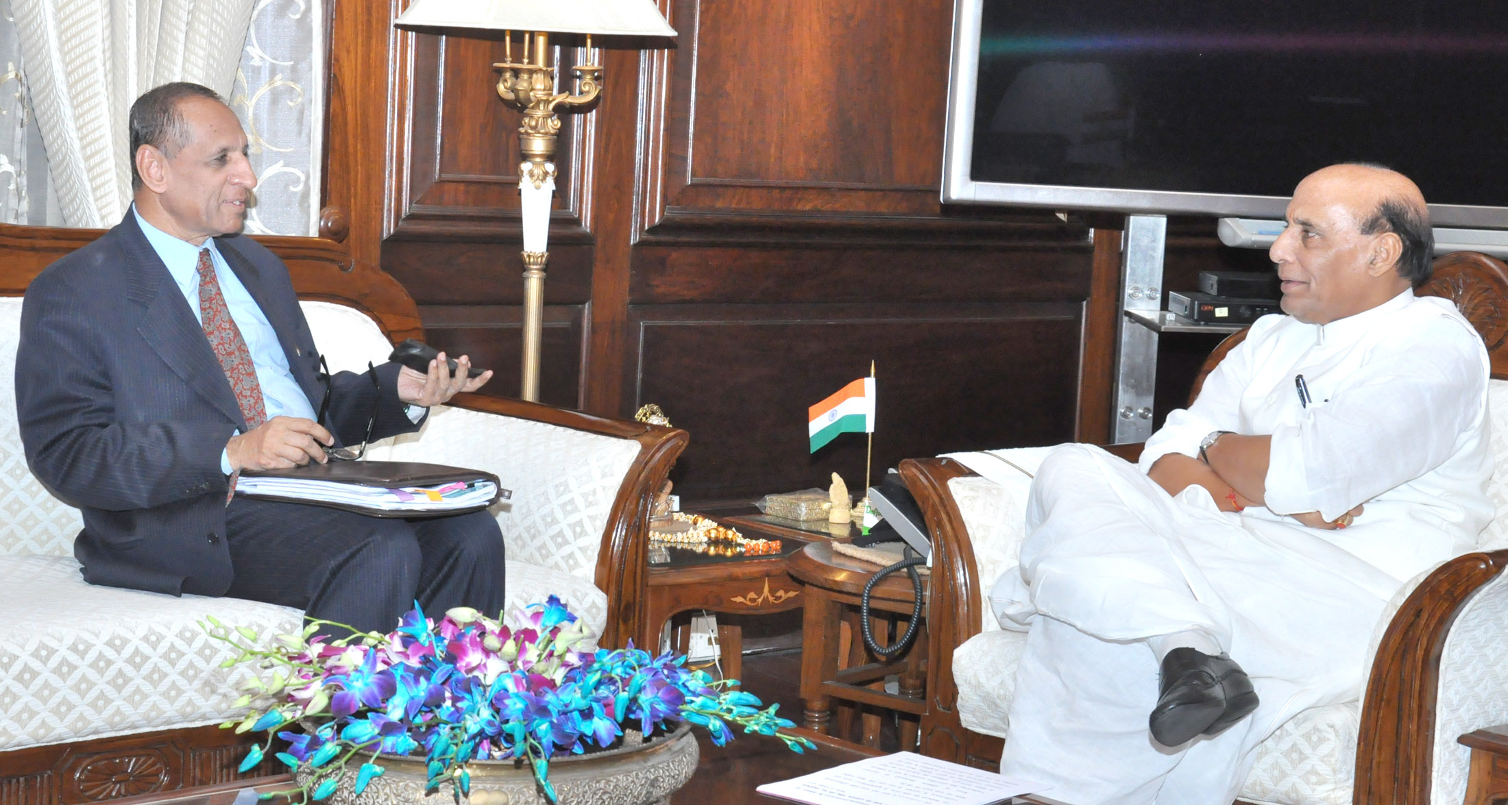 The Governor of Andhra Pradesh and Telangana, Shri E.S.L. Narasimhan calling on the Union Home Minister, Shri Rajnath Singh, in New Delhi on October 05, 2015.