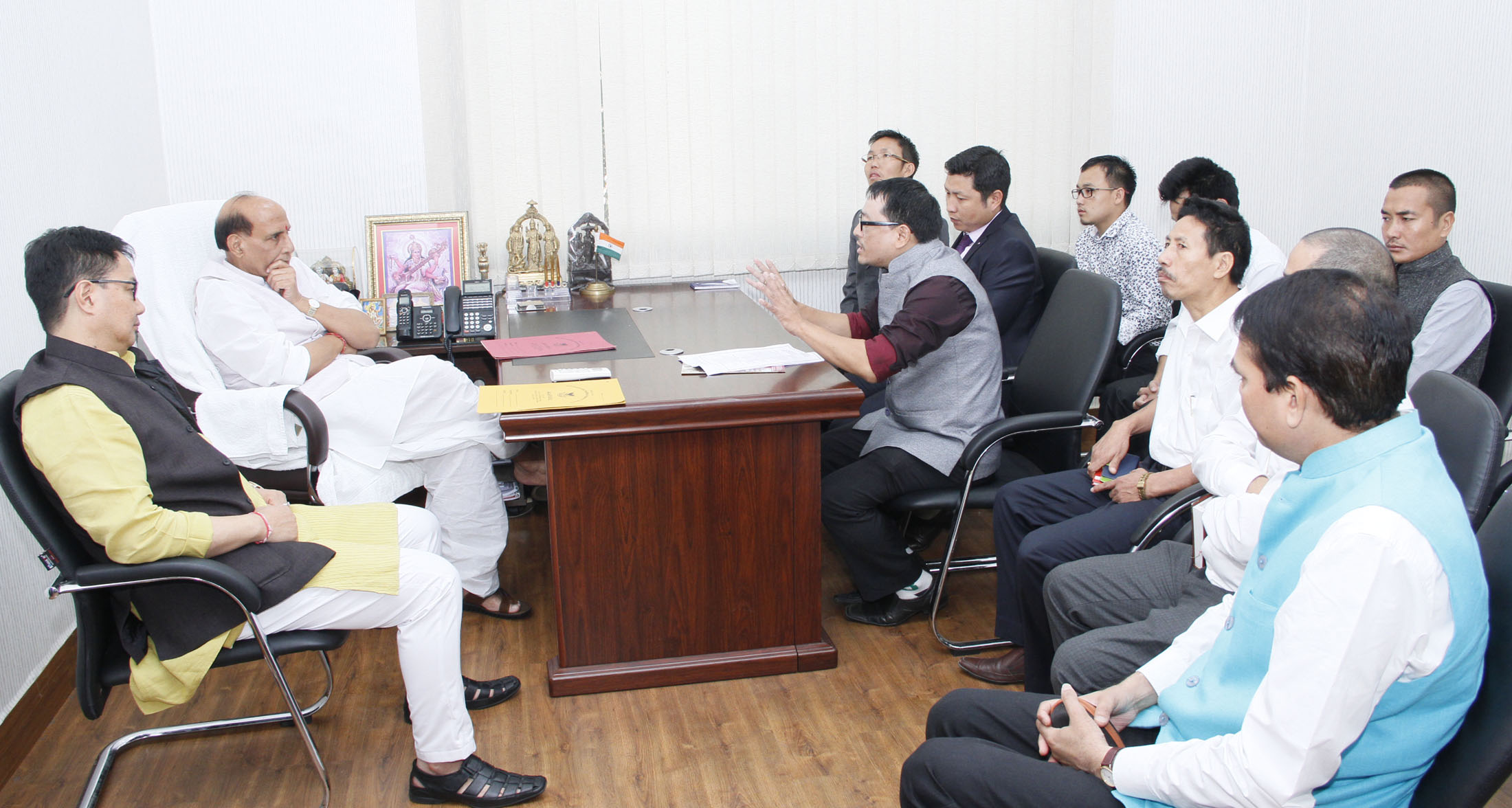 A delegation of Core Group Committee for Chakma and Hazoms led by Shri Gunjam Haider, accompanied by the Minister of State for Home Affairs, Shri Kiren Rijiju, calling on the Union Home Minister, Shri Rajnath Singh, in New Delhi on October 22, 2015.
