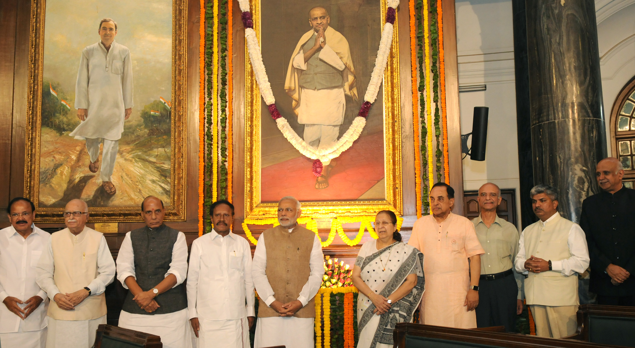 The Prime Minister, Shri Narendra Modi, the Speaker, Lok Sabha, Smt. Sumitra Mahajan and other dignitaries paid tributes at the portrait of Sardar Vallabhbhai Patel, on his Birth Anniversary, at Parliament House, in New Delhi on October 31, 2015.