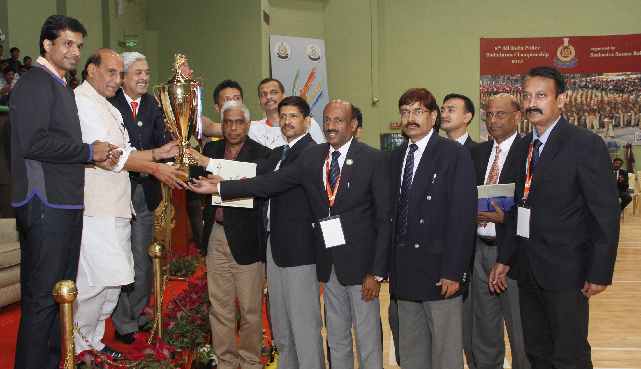 The Union Home Minister, Shri Rajnath Singh giving away the awards, during the Closing Ceremony of the 8th All-India Police Badminton Championship-2015, in New Delhi on November 06, 2015.  	The Director General, Sashastra Seema Bal, Shri B.D. Sharma is also seen.