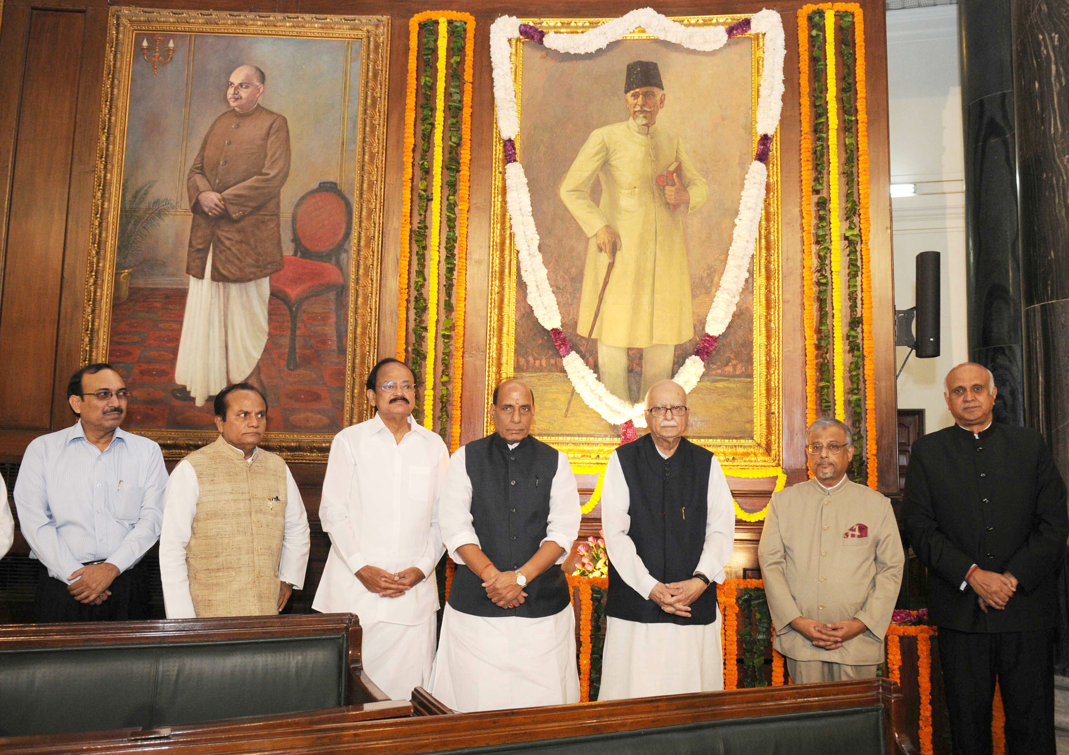 The Union Home Minister, Shri Rajnath Singh, the Union Minister for Urban Development, Housing and Urban Poverty Alleviation and Parliamentary Affairs, Shri M. Venkaiah Naidu and other dignitaries paid tributes to Maulana Abul Kalam Azad on the occasion of his birth anniversary, in New Delhi on November 11, 2015.