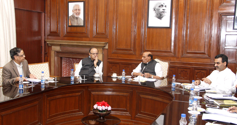 The Union Home Minister, Shri Rajnath Singh chairing a meeting of the High Level Committee for Central Assistance to States affected by natural disasters, in New Delhi on November 09, 2015. The Union Minister for Finance, Corporate Affairs and Information & Broadcasting, Shri Arun Jaitley, the Vice-Chairman, NITI Aayog, Shri Arvind Panagariya, the Minister of State for Agriculture and Farmers Welfare, Dr. Sanjeev Kumar Balyan are also seen.