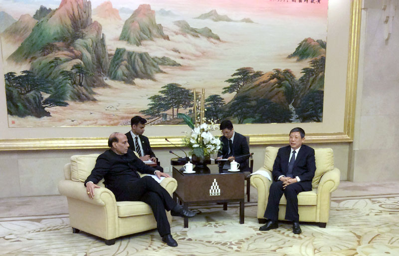 The Union Home Minister, Shri Rajnath Singh meeting the Mayor of Shanghai, Mr. Yang Xiang, in Shanghai, China on November 23, 2015.