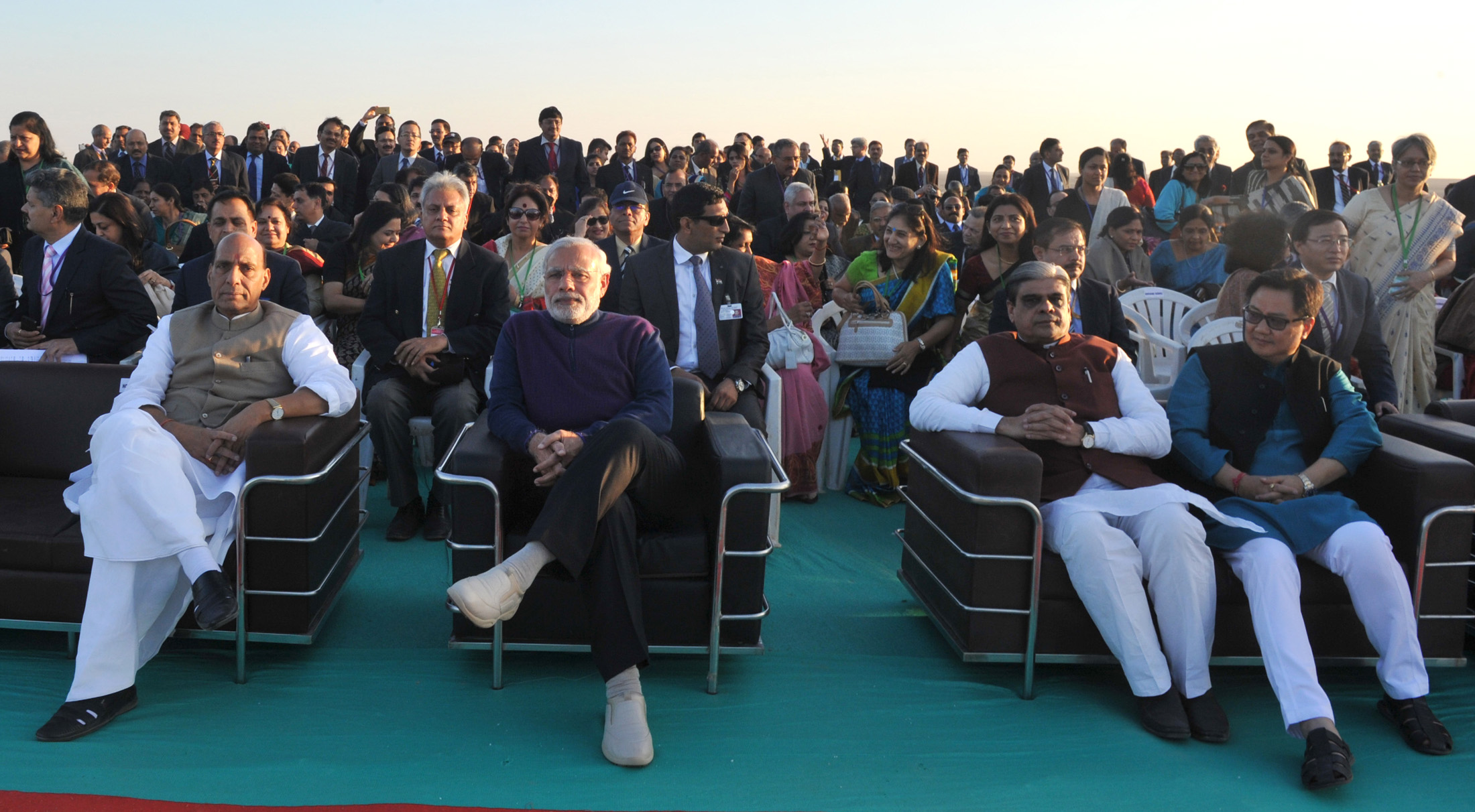 The Prime Minister, Shri Narendra Modi witnessing the camel show and cultural performance, on the sidelines of the DGP conference, at White Rann, Dhordo, Gujarat on December 18, 2015. 	The Union Home Minister, Shri Rajnath Singh, the Minister of State for Home Affairs, Shri Kiren Rijiju and the Minister of State for Home Affairs, Shri Haribhai Parthibhai Chaudhary are also seen.