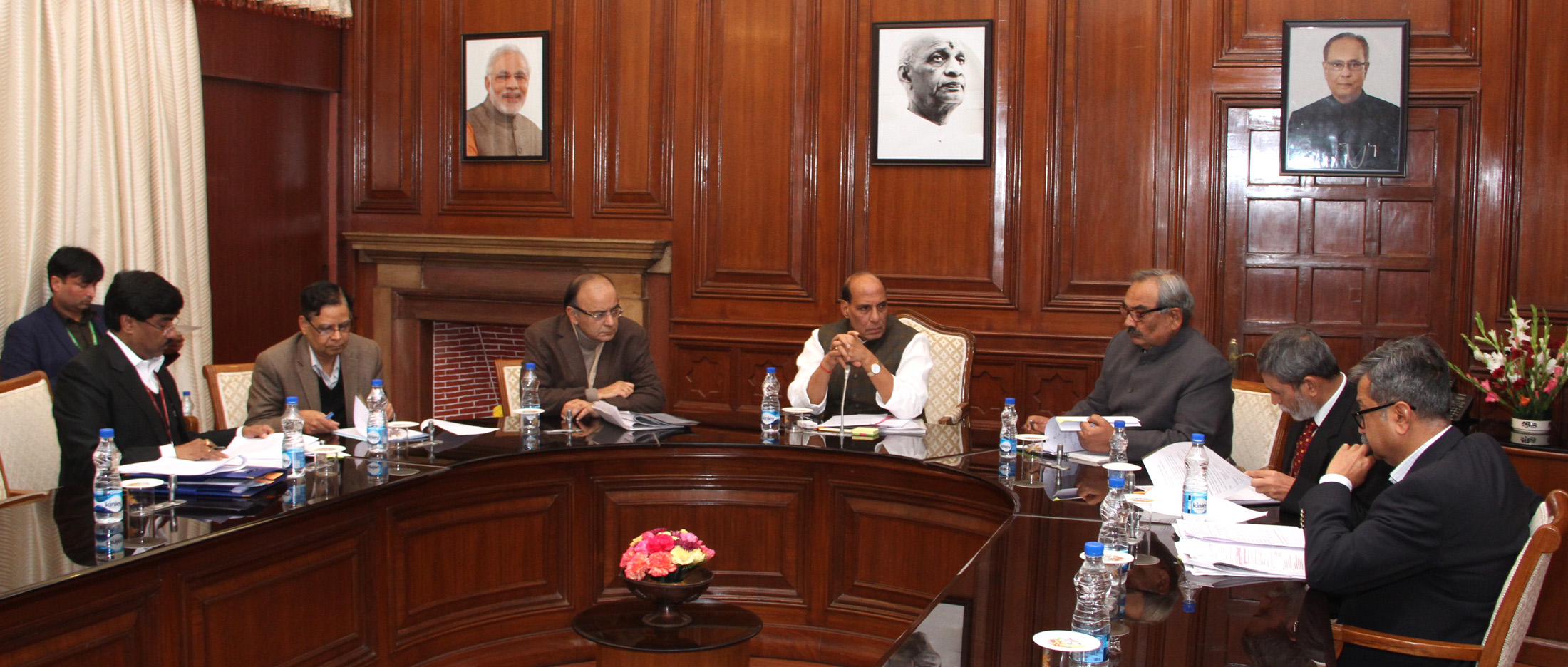 The Union Home Minister, Shri Rajnath Singh chairing a meeting of the High Level Committee for Central Assistance to States affected by natural disasters, in New Delhi on December 21, 2015.  The Union Minister for Finance, Corporate Affairs and Information & Broadcasting, Shri Arun Jaitley, the Vice-Chairman, NITI Aayog, Shri Arvind Panagariya, the Union Home Secretary, Shri Rajiv Mehrishi, the Union Agriculture Secretary, Shri Siraj Hussain and the senior officers of the Ministries of Home, Finance and Agriculture are also seen.