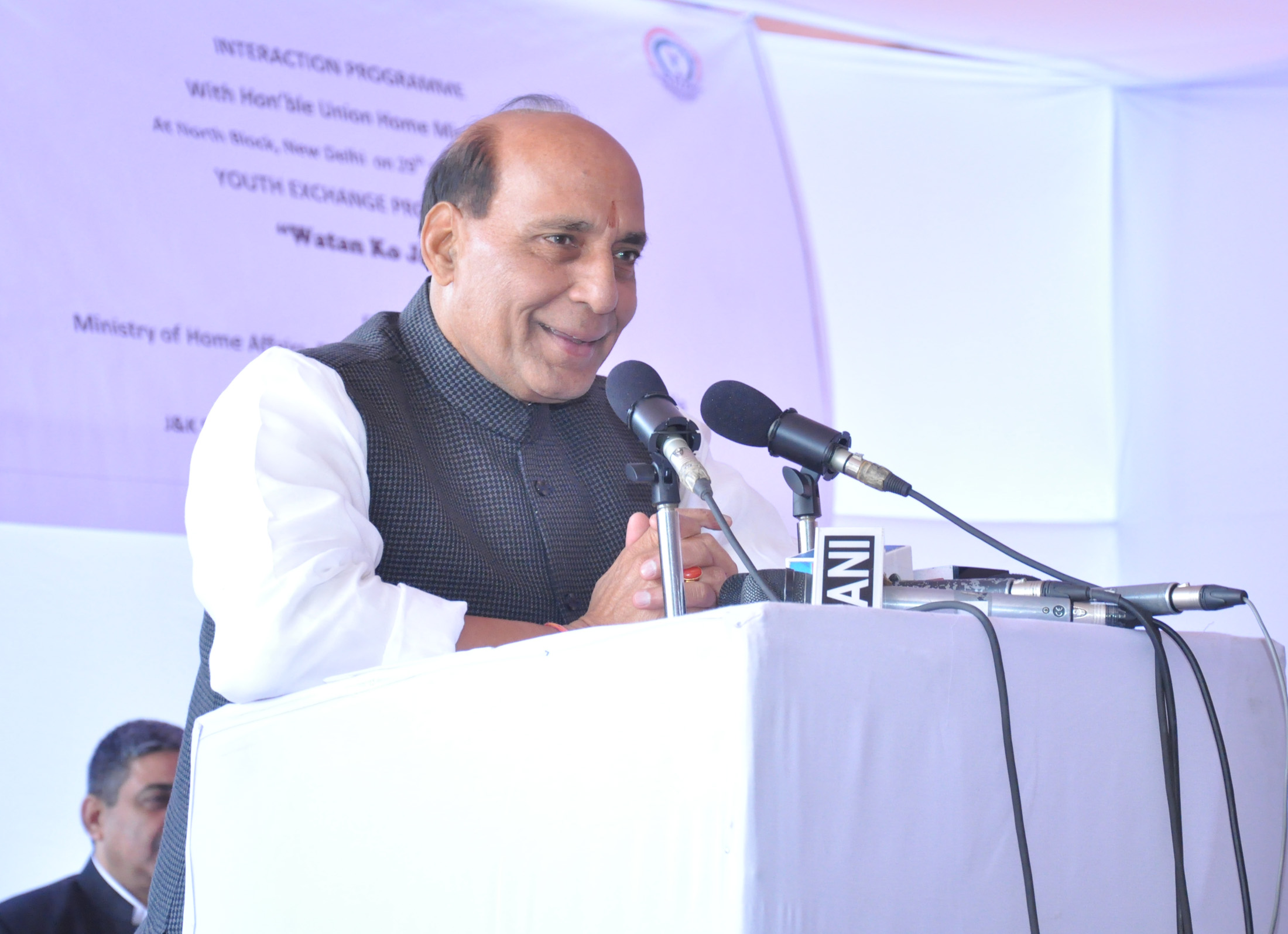 The Union Home Minister, Shri Rajnath Singh addressing the youth from the state of Jammu and Kashmir under Wattan Ko Jano initiative of the Ministry of Home Affairs, in New Delhi on December 29, 2015.