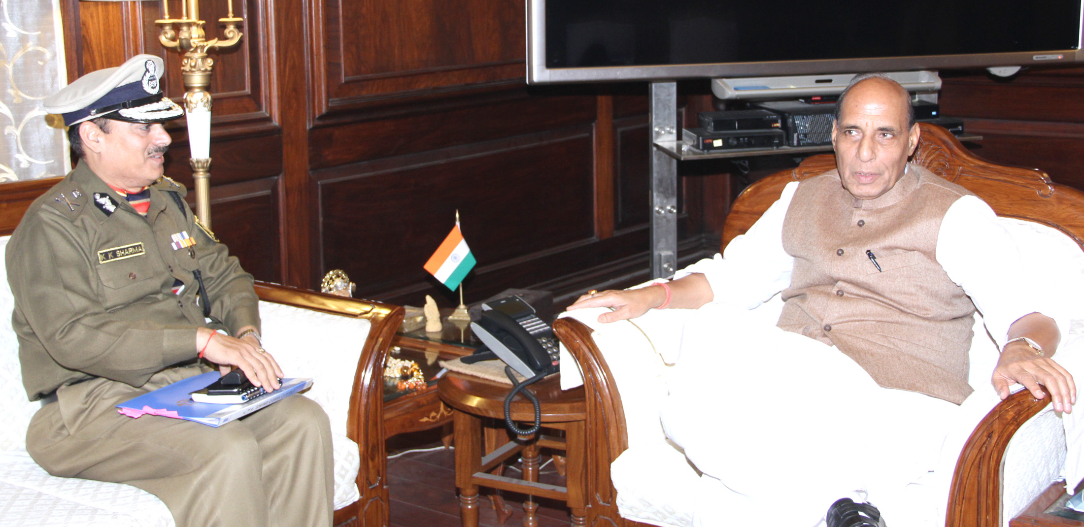 The Director General, BSF, Shri K.K. Sharma calling on the Union Home Minister, Shri Rajnath Singh, in New Delhi on March 01, 2016.