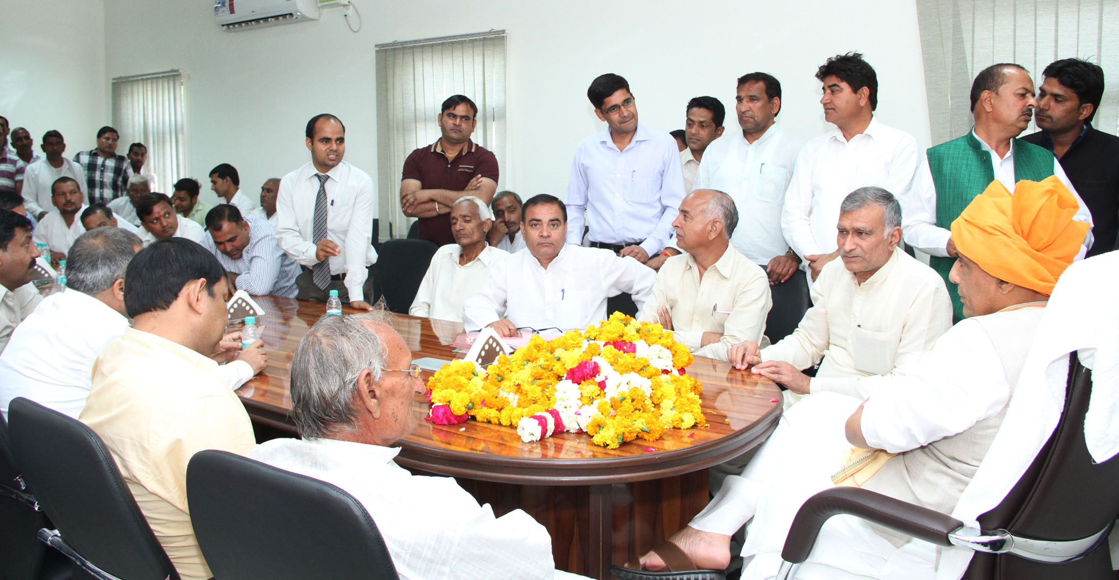 A group of farmers from Ghaziabad calling on the Union Home Minister, Shri Rajnath Singh, in New Delhi on March 27, 2016.