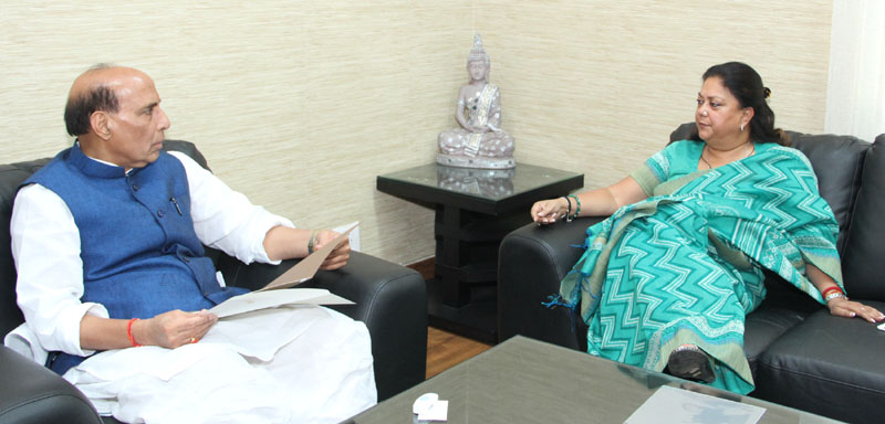 The Chief Minister of Rajasthan, Smt. Vasundhara Raje Scindia calling on the Union Home Minister, Shri Rajnath Singh, in New Delhi on April 10, 2016.