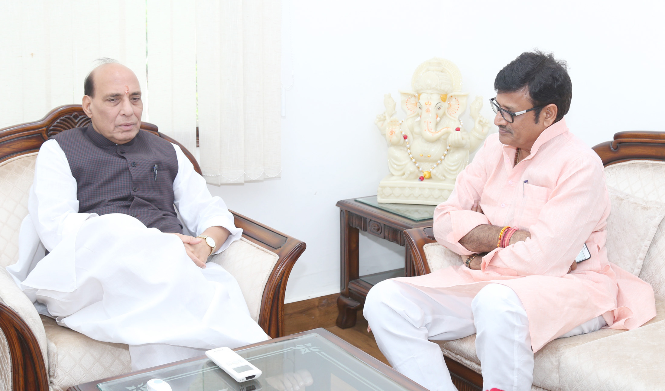The Minister of Medical and Health, Medical and Health Services (ESI), Medical Education, Ayurveda & Indian Medical Methods, Law & Legal Affairs and Legal Consultancy Office, Parliamentary Affairs, Election, Waqf, Government of Rajasthan, Shri Rajendra Singh Rathore calling on the Union Home Minister, Shri Rajnath Singh, in New Delhi on July 12, 2016.