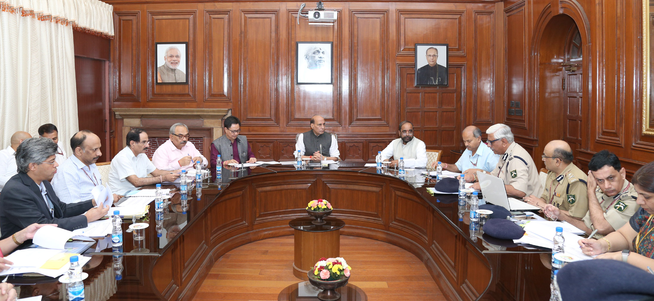 The Union Home Minister, Shri Rajnath Singh reviewing the issues of Indo Tibetan Border Police (ITBP) in a meeting, in New Delhi on September 30, 2016.  The Ministers of State for Home Affairs, Shri Hansraj Gangaram Ahir and Shri Kiren Rijiju, the Union Home Secretary, Shri Rajiv Mehrishi, the Secretary (Border Management), Shri Susheel Kumar, the Director General, ITBP, Shri D.K. Chaudhary and senior officers from ITBP and MHA are also seen.