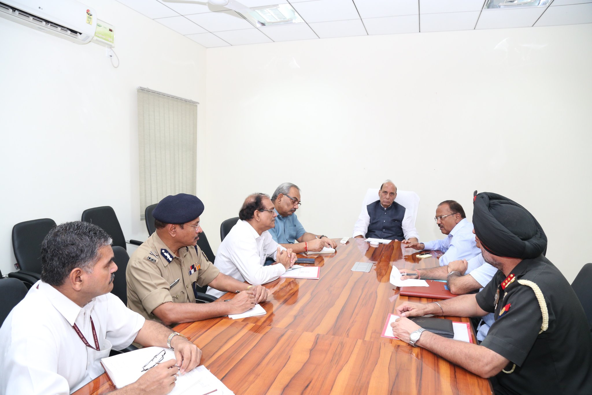 Rajnath Singh in high level meeting after Uri attack
