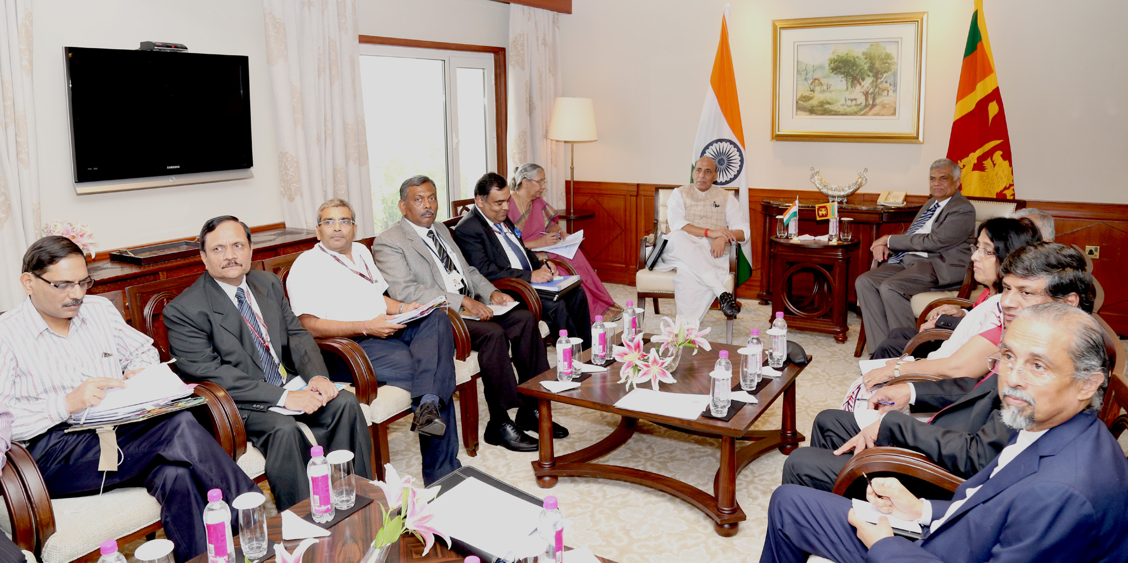 The Union Home Minister, Shri Rajnath Singh holding the delegation level talks with the Prime Minister of the Democratic Socialist Republic of Sri Lanka, Mr. Ranil Wickremesinghe, in New Delhi on October 05, 2016.