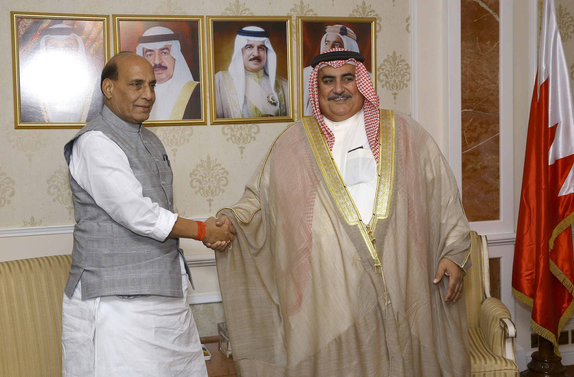 The Union Home Minister, Shri Rajnath Singh meeting the Minister of Foreign Affairs of Bahrain, Shaikh Khalid bin Ahmed bin Mohammed Al Khalifa, in Manama on October 24, 2016.