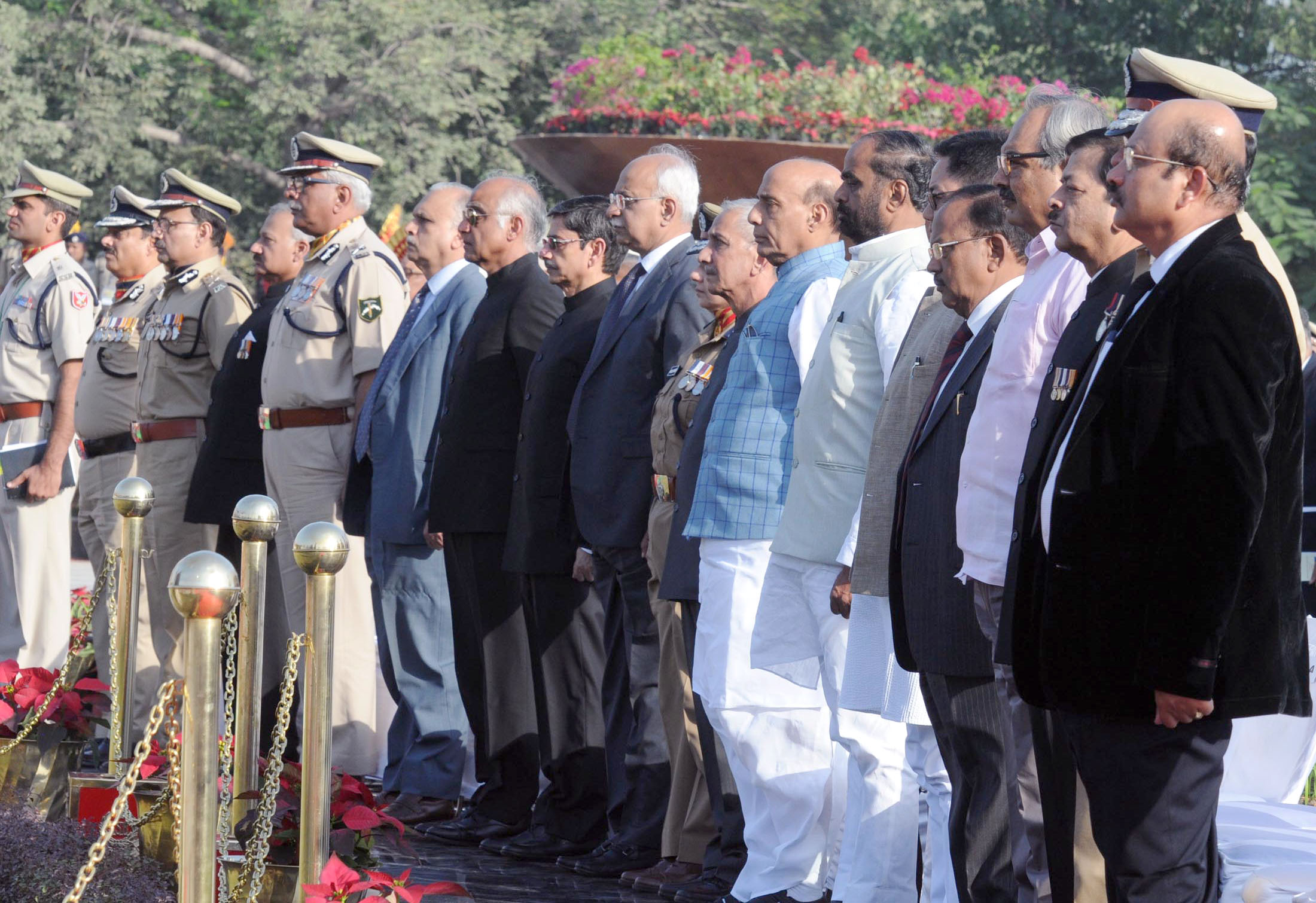 The Union Home Minister, Shri Rajnath Singh, the Minister of State for Home Affairs, Shri Hansraj Gangaram Ahir, the Minister of State for Home Affairs, Shri Kiren Rijiju and other dignitaries, at the Police Commemoration Day Parade, in New Delhi on October 21, 2016.