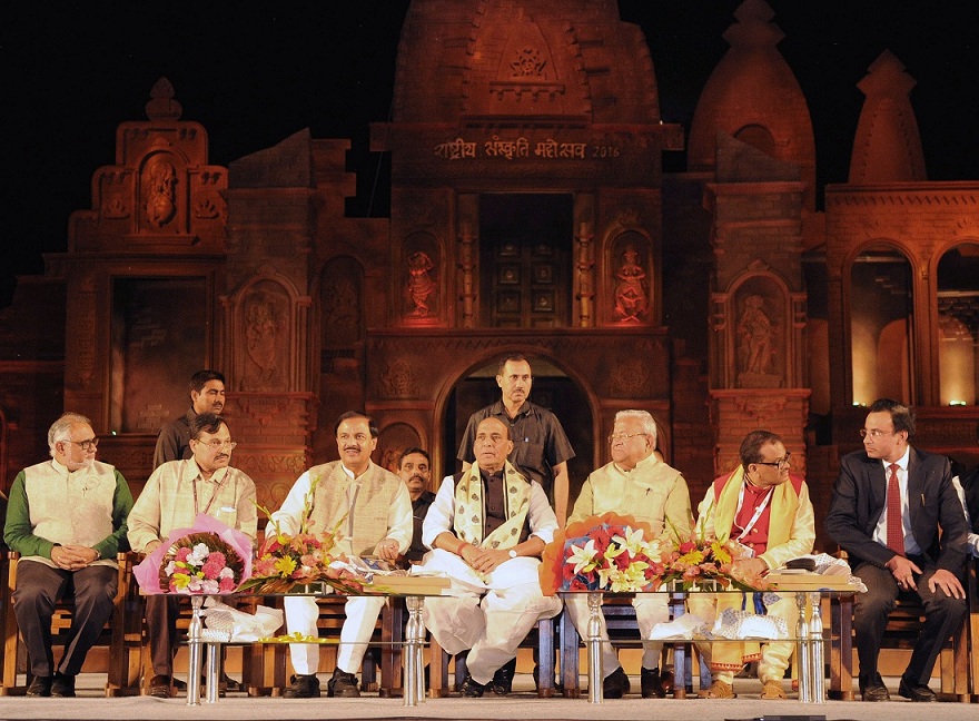 The Governor of Nagaland, Shri Padmanabha Balakrishna Acharya, Union Home Minister, Shri Rajnath Singh, the Minister of State for Culture and Tourism (Independent Charge), Dr. Mahesh Sharma and other dignitaries at the inauguration of the 2nd Rashtriya Sanskriti Mahotsav, in New Delhi on October 15, 2016.