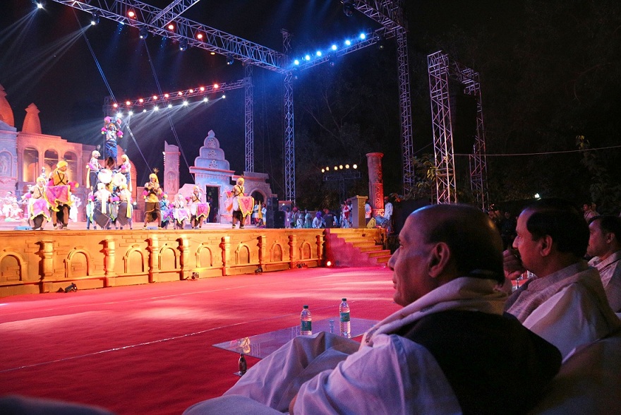 The Union Home Minister, Shri Rajnath Singh watching the cultural programmes at the inauguration of the 2nd Rashtriya Sanskriti Mahotsav, in New Delhi on October 15, 2016.