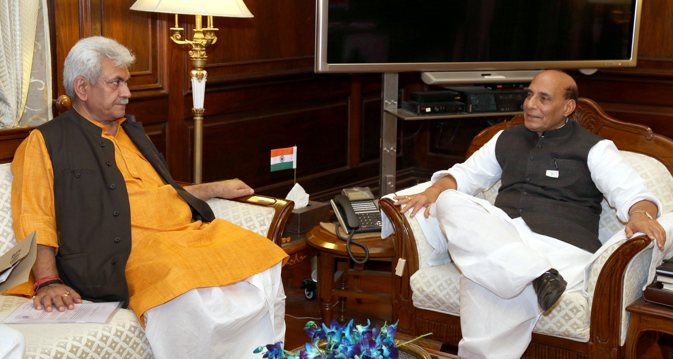 The Minister of State for Communications (Independent Charge) and Railways, Shri Manoj Sinha calling on the Union Home Minister, Shri Rajnath Singh, in New Delhi on November 24, 2016.