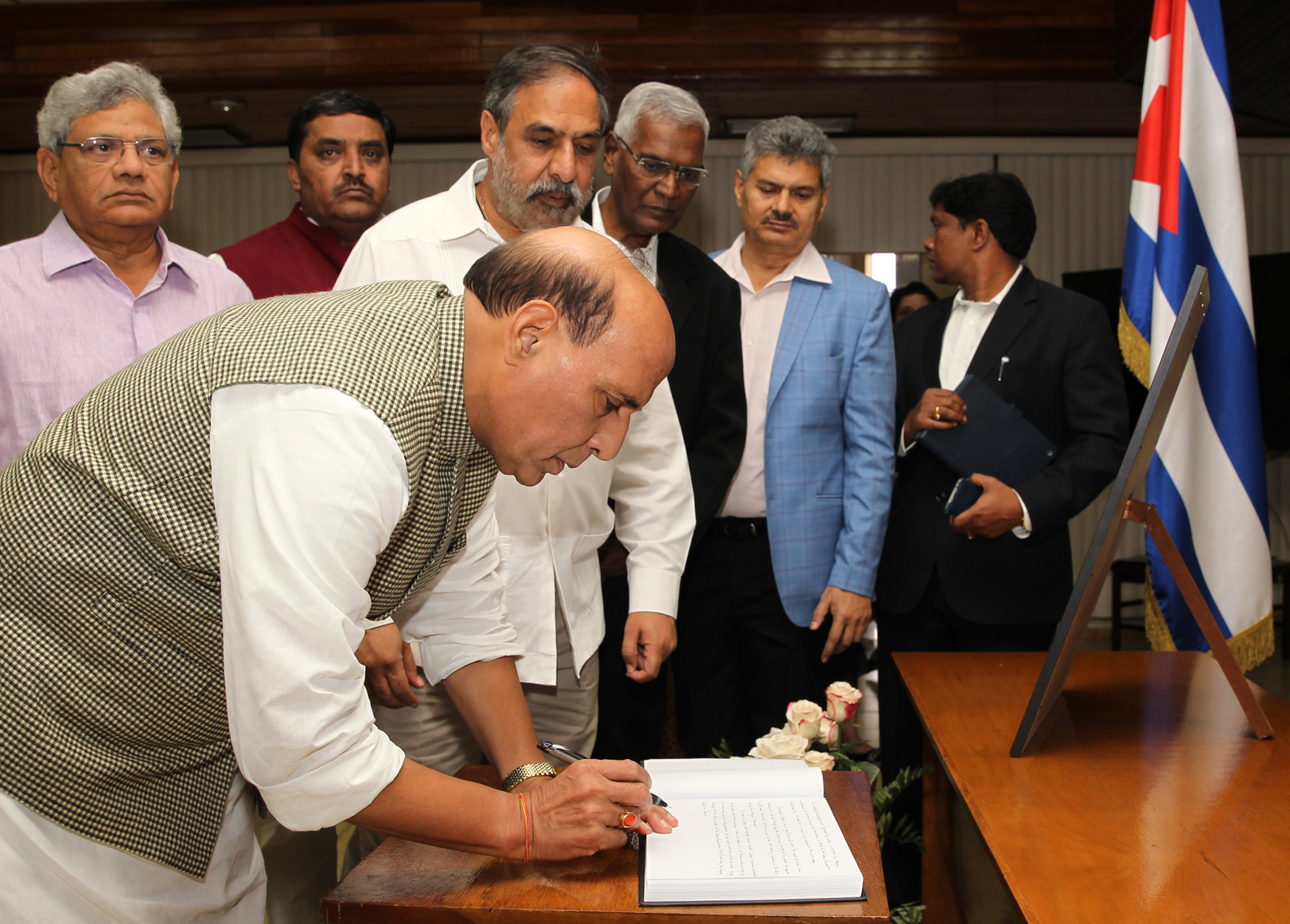 The Union Home Minister, Shri Rajnath Singh signing the Condolence Book at the Cuban Foreign Office, in Havana on November 30, 2016.