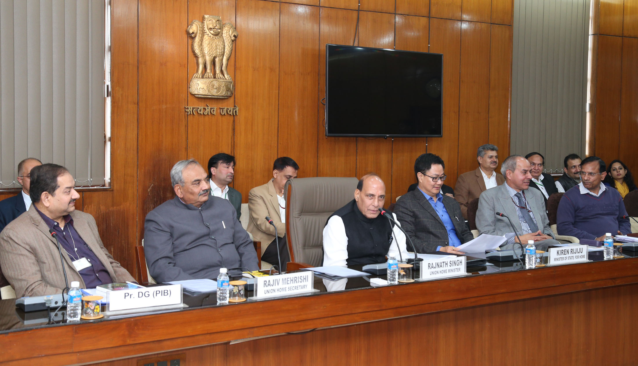 rajnath-singh-interacting-with-the-media-persons-on-the-occasion-of-the-new-year-in-new-delhi-on-january-03-2017