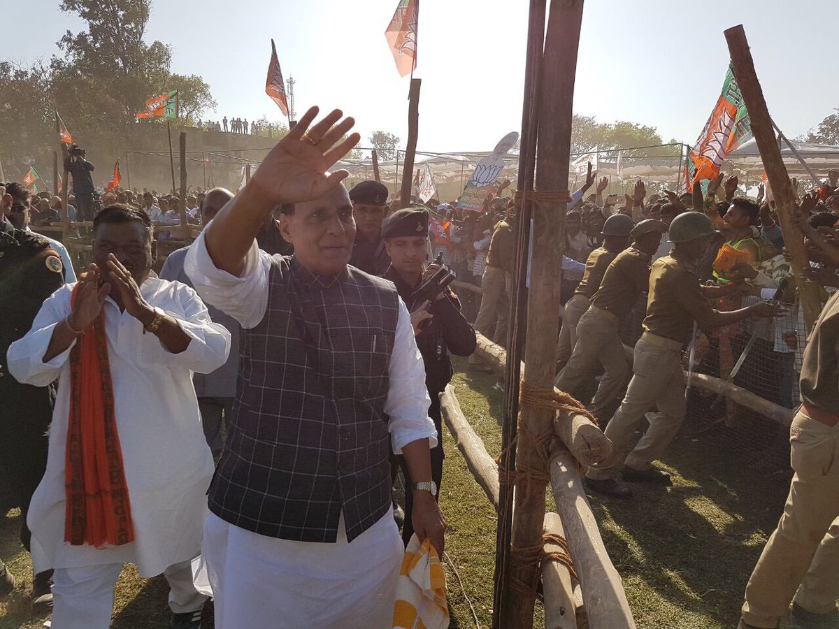 Rajnath Singh waving to people in Chakia, Uttar Pradesh