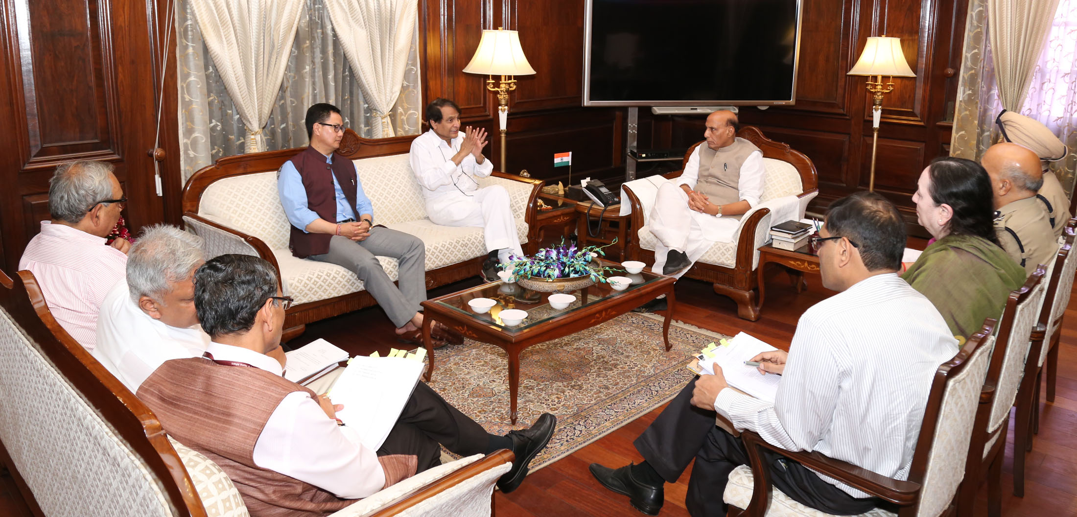 The Union Minister for Railways, Shri Suresh Prabhakar Prabhu meeting the Union Home Minister, Shri Rajnath Singh, in New Delhi on March 27, 2017. 	The Minister of State for Home Affairs, Shri Kiren Rijiju and other senior officers of the Ministry of Home Affairs are also seen.