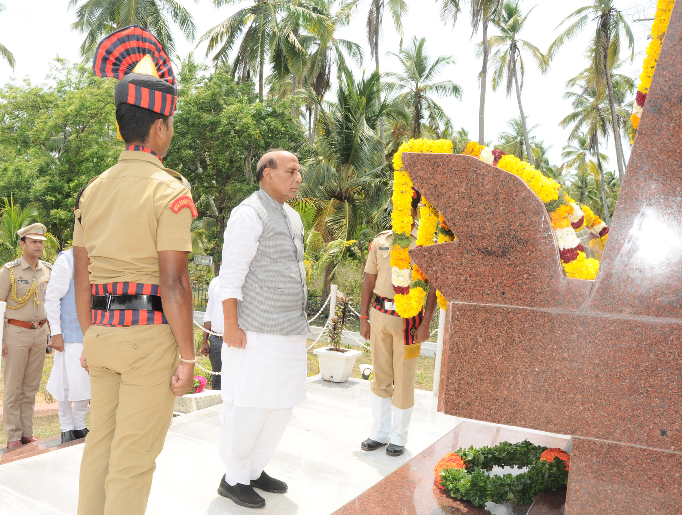 The Union Home Minister, Shri Rajnath Singh laying wreath at Tsunami Memorial, Car Nicobar on April 07, 2017.