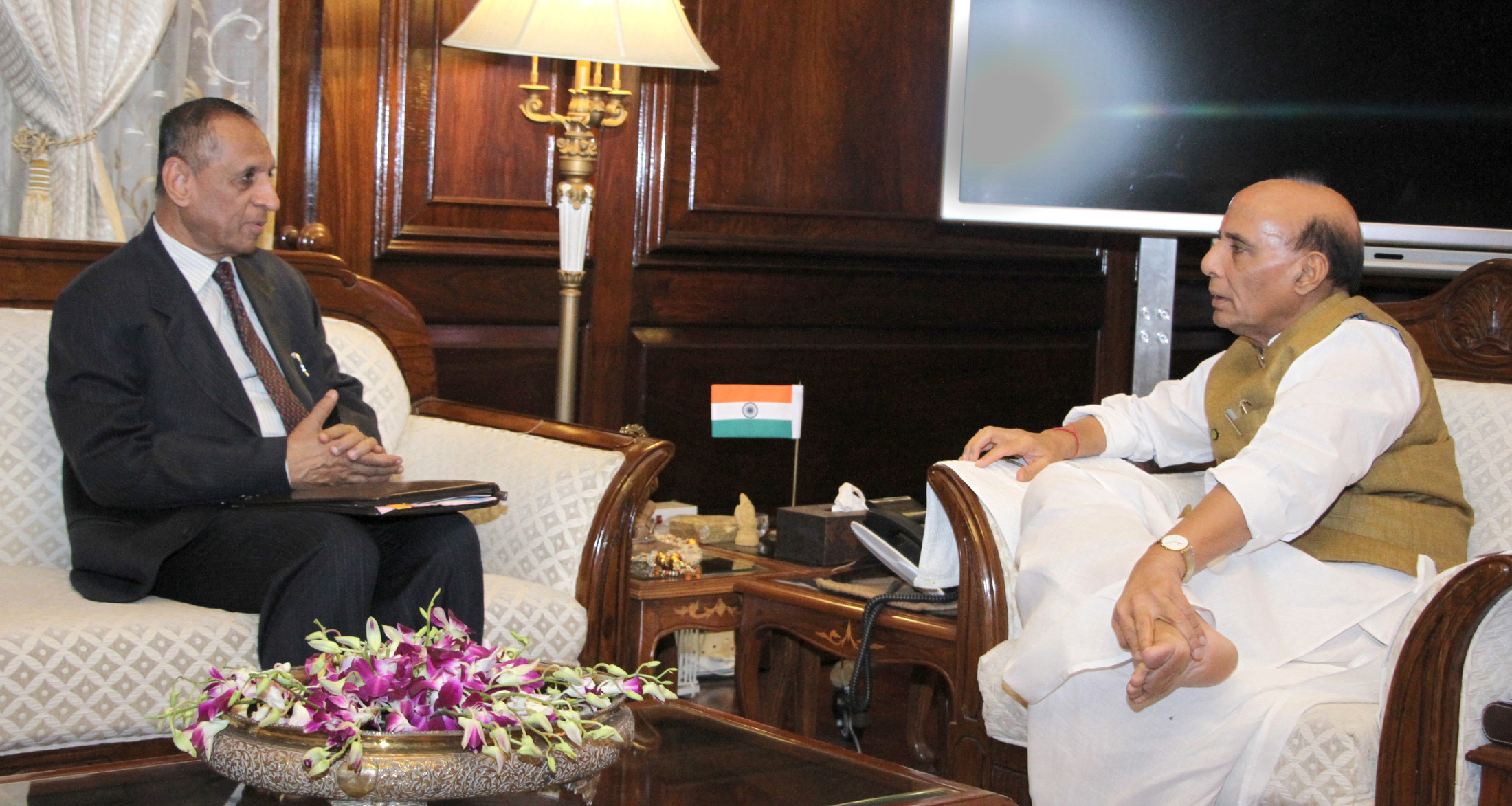 The Governor of Andhra Pradesh and Telangana, Shri E.S.L. Narasimhan calling on the Union Home Minister, Shri Rajnath Singh, in New Delhi on May 18, 2017.