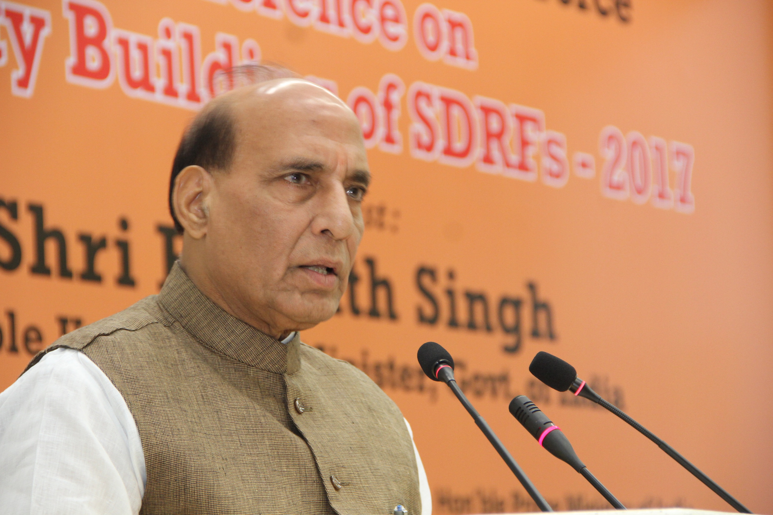 Shri Rajnath Singh addressing at the inauguration of the National Level Conference on “Capacity Building of SDRFs-2017”, organised by the NDRF