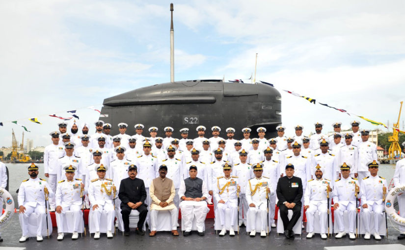 रक्षा मंत्री श्री राजनाथ सिंह ने स्वदेश निर्मित पनडुब्बी आईएनएस खंडेरी को नौसेना में कमीशन प्रदान किया