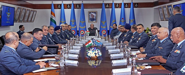रक्षा मंत्री श्री राजनाथ सिंह ने वायु सेना कमांडरों के सम्मेलन का उद्घाटन किया