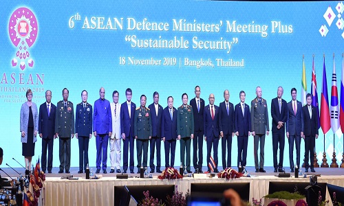 रक्षा मंत्री श्री राजनाथ सिंह ने बैंकॉक में आसियान रक्षा मंत्रियों की बैठक प्‍लस (एडीएमएम प्‍लस) के दौरान अपने संबोधन में अंतर्राष्‍ट्रीय समुदाय से आतंकवाद के संकट को समाप्‍त करने का आह्वान किया